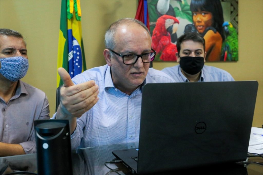 O prefeito de Rondonópolis Zé Carlos, durante a videoconferência com o Governador do Estado de Mato Grosso, Mauro Mendes. Imagem: Kawê Pires