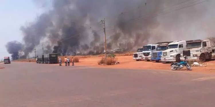 Incêndio atinge o terminal ferroviário de Rondonópolis - MT