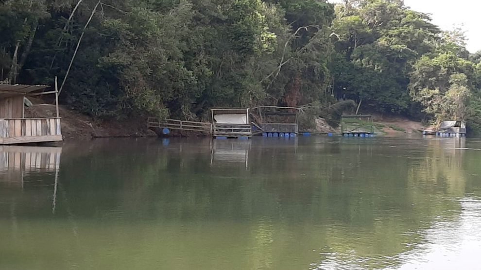 Dois suspeitos por prática de pesca predatória em rio, fogem da polícia no MT