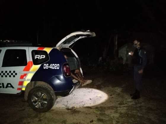 Membros do CV são presos com "santinhos" após roubarem moradores de zona rural