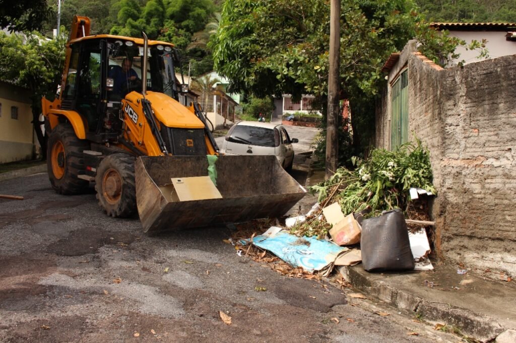 BARRA DO GARÇAS: Mutirão da limpeza avança para o bairro Jardim Pitaluga 

#HolofoteDigital #BarraDoGarças #MatoGrosso #Araguaia #BarraDoGarçasMT #Limpeza #Saneamento #SaneamentoBásico #Mutirão #MutirãoDaLimpeza 